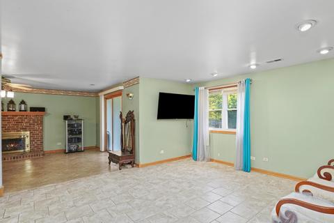 50 Cloverleaf Rd, Matteson, IL 60443 photo 8