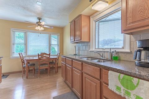 1904 Nimitz Dr, Des Plaines, IL 60018 photo 10