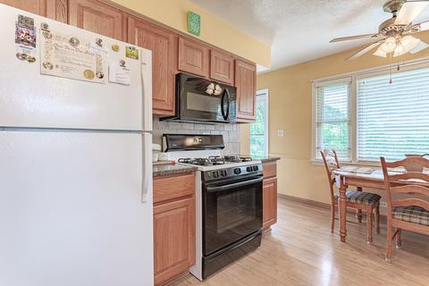 1904 Nimitz Dr, Des Plaines, IL 60018 photo 9