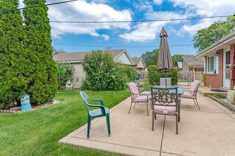 1904 Nimitz Dr, Des Plaines, IL 60018 photo 16