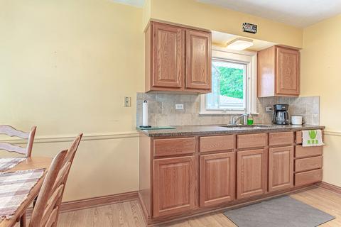 1904 Nimitz Dr, Des Plaines, IL 60018 photo 11