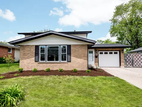 4336 Barry Ln, Oak Forest, IL 60452