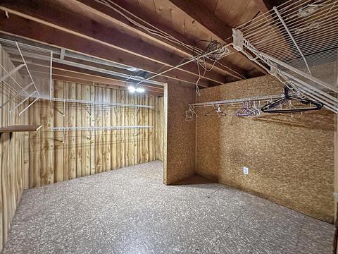 1240 Hillcrest Ln, Freeport, IL 61032 photo 19