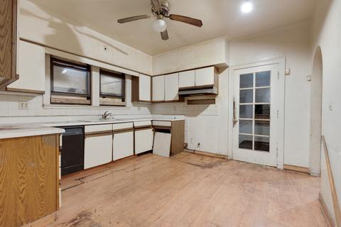 10808 S Normal Ave, Chicago, IL 60628 photo 8