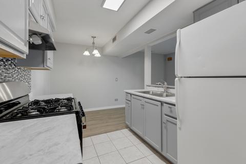 328 Joan Ct #B, Bartlett, IL 60103 photo 11
