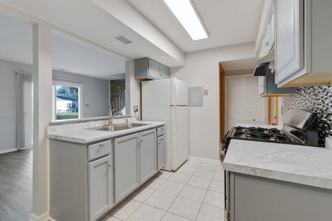 328 Joan Ct #B, Bartlett, IL 60103 photo 10