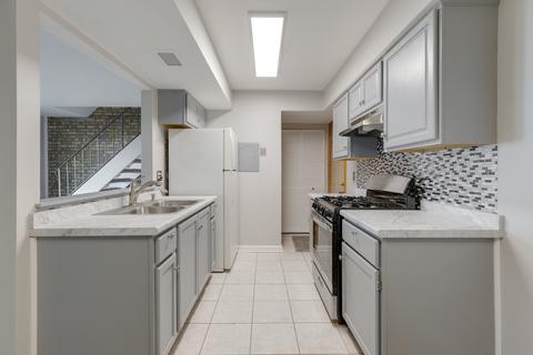 328 Joan Ct #B, Bartlett, IL 60103 photo 9
