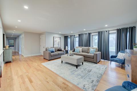 17 W561 White Pine Rd, Addison, IL 60101 photo 2