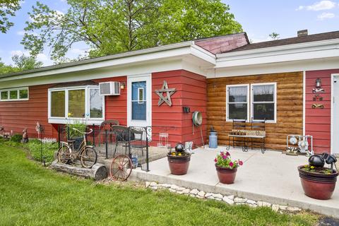 10165 Tabler Rd, Morris, IL 60450 photo 2