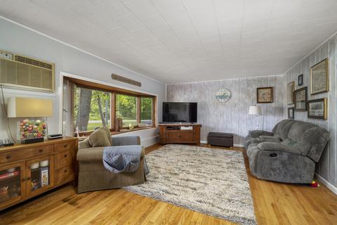 10165 Tabler Rd, Morris, IL 60450 photo 4