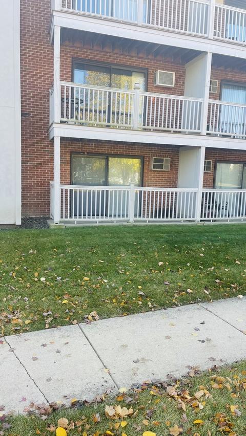 279 Gregory St #2, Aurora, IL 60504 photo 3