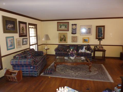 975 Freeman Rd, Hoffman Estates, IL 60192 photo 2
