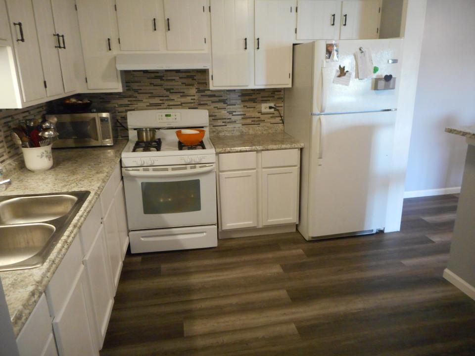  743 E Fullerton Ave #112, Glendale Heights, IL 60139 photo 7