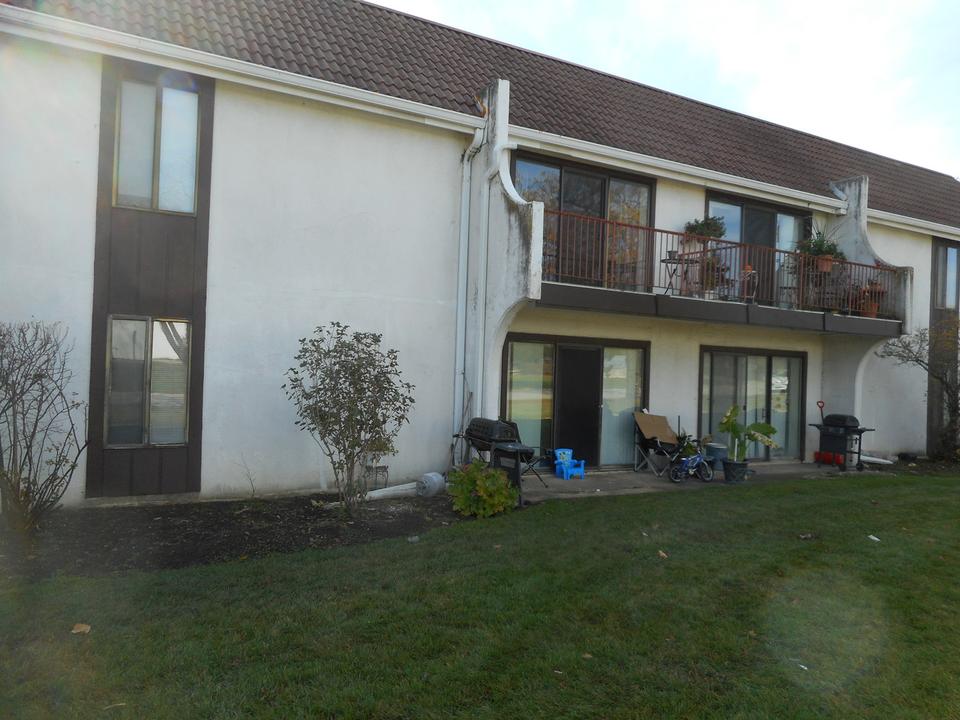  743 E Fullerton Ave #112, Glendale Heights, IL 60139 photo 2