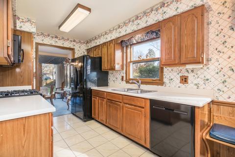 1744 E Corktree Ln, Mount Prospect, IL 60056 photo 7