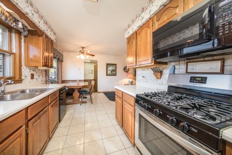 1744 E Corktree Ln, Mount Prospect, IL 60056 photo 10