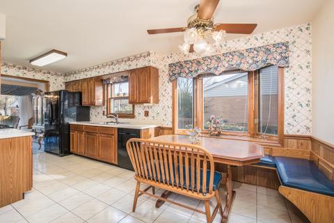 1744 E Corktree Ln, Mount Prospect, IL 60056 photo 6