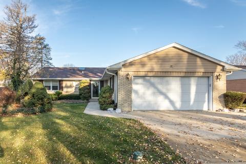 1744 E Corktree Ln, Mount Prospect, IL 60056 photo 1