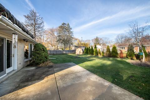 1744 E Corktree Ln, Mount Prospect, IL 60056 photo 21