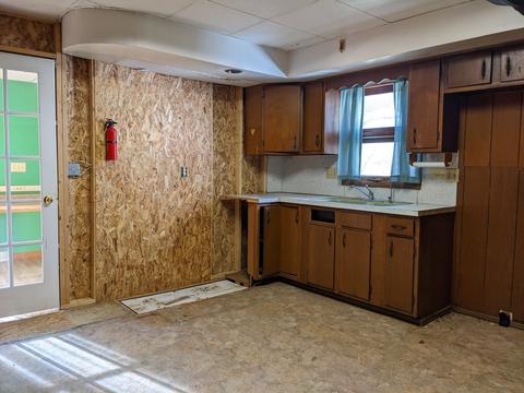 6534 N Scheider Rd, Freeport, IL 61032 photo 7