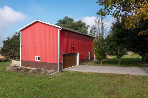6534 N Scheider Rd, Freeport, IL 61032 photo 21