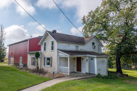 6534 N Scheider Rd, Freeport, IL 61032 photo 2