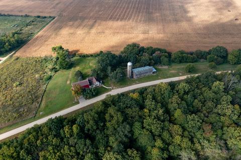 6534 N Scheider Rd, Freeport, IL 61032