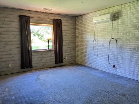 6534 N Scheider Rd, Freeport, IL 61032 photo 4