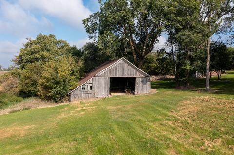 6534 N Scheider Rd, Freeport, IL 61032 photo 22