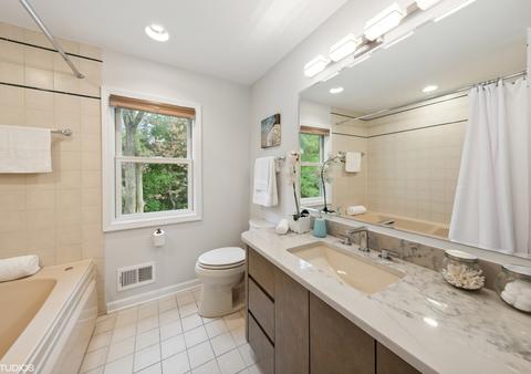 325 Old Post Rd, Northbrook, IL 60062 photo 25