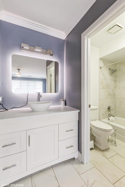 232 Stanhope Dr #C, Willowbrook, IL 60527 photo 8