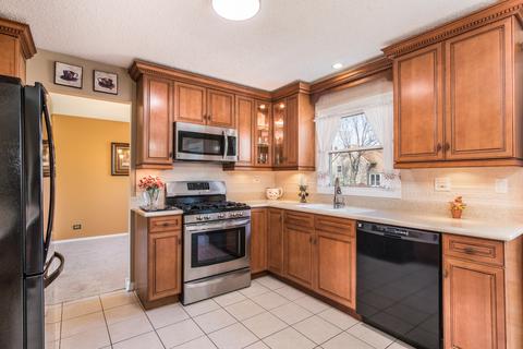 1020 Concord Dr, Bartlett, IL 60103 photo 10