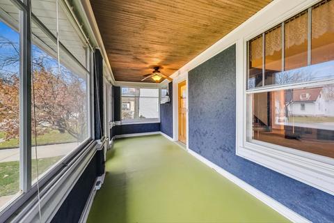 1039 Prospect St, Elgin, IL 60120 photo 5
