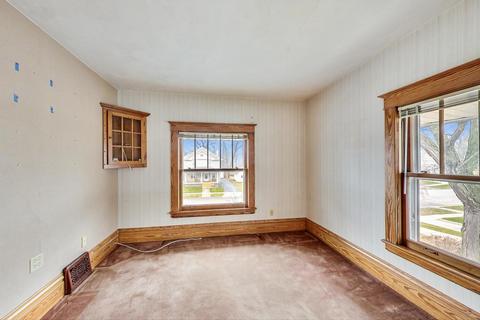 1039 Prospect St, Elgin, IL 60120 photo 26