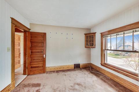 1039 Prospect St, Elgin, IL 60120 photo 27