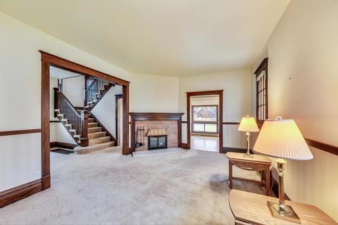 1039 Prospect St, Elgin, IL 60120 photo 10