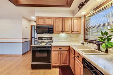 1039 Prospect St, Elgin, IL 60120 photo 18