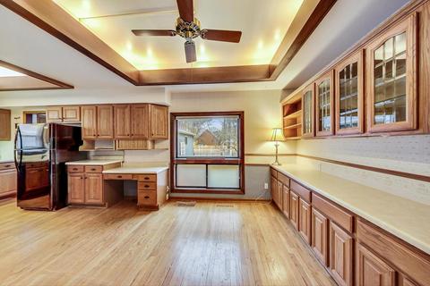 1039 Prospect St, Elgin, IL 60120 photo 13