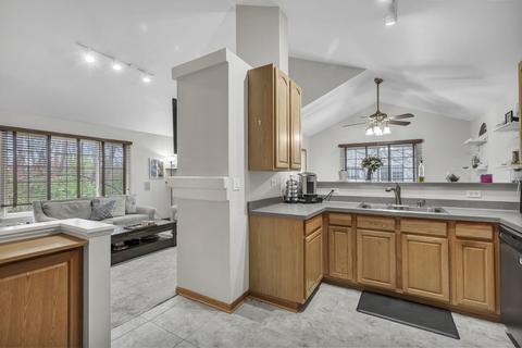 352 New Haven Dr, Cary, IL 60013 photo 5