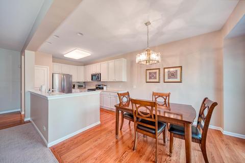 8 Twickenham Ct, Algonquin, IL 60102 photo 4