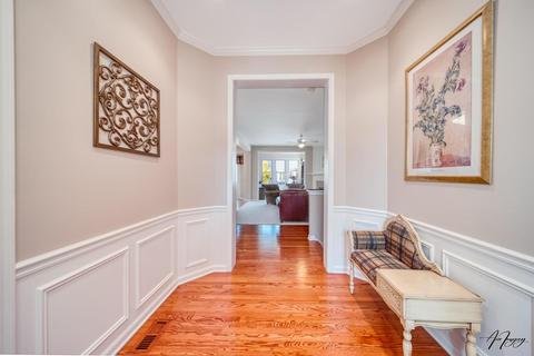 8 Twickenham Ct, Algonquin, IL 60102 photo 2