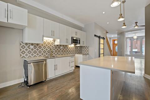 1122 E 44th St, Chicago, IL 60653 photo 8