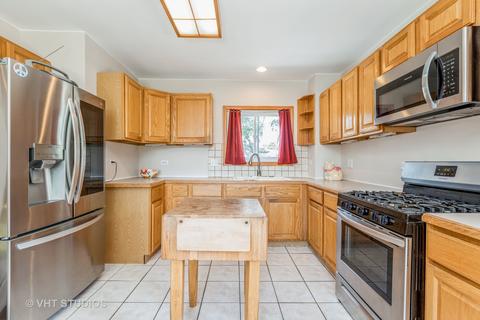 3915 Clearbrook Ave, Mchenry, IL 60050 photo 5