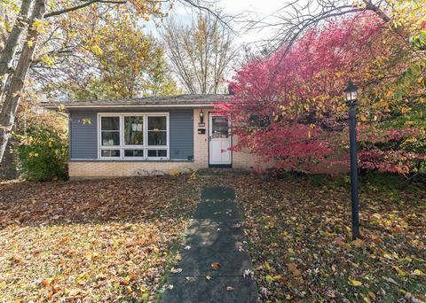 1401 Searle Dr, Normal, IL 61761 photo 2