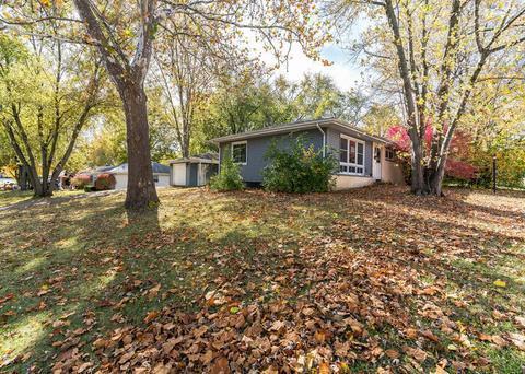 1401 Searle Dr, Normal, IL 61761 photo 3