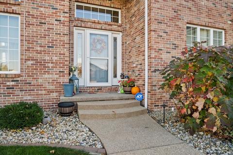 2201 Heather Ridge Dr, Normal, IL 61761 photo 2