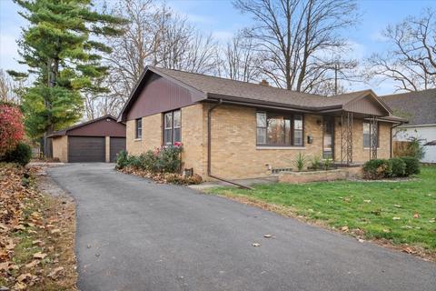 1019 W Hovey Ave, Normal, IL 61761 photo 2