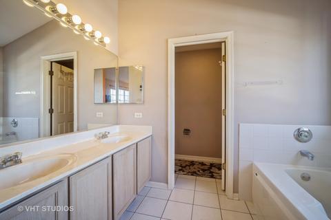 160 Willow Rd, Wheeling, IL 60090 photo 14
