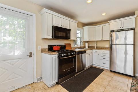 2115 Old Elm Rd, Lindenhurst, IL 60046 photo 4