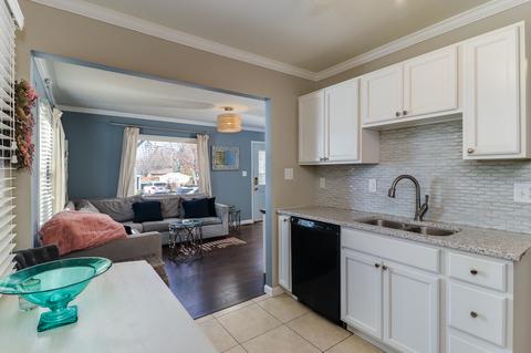 810 Livingston Dr, Normal, IL 61761 photo 9